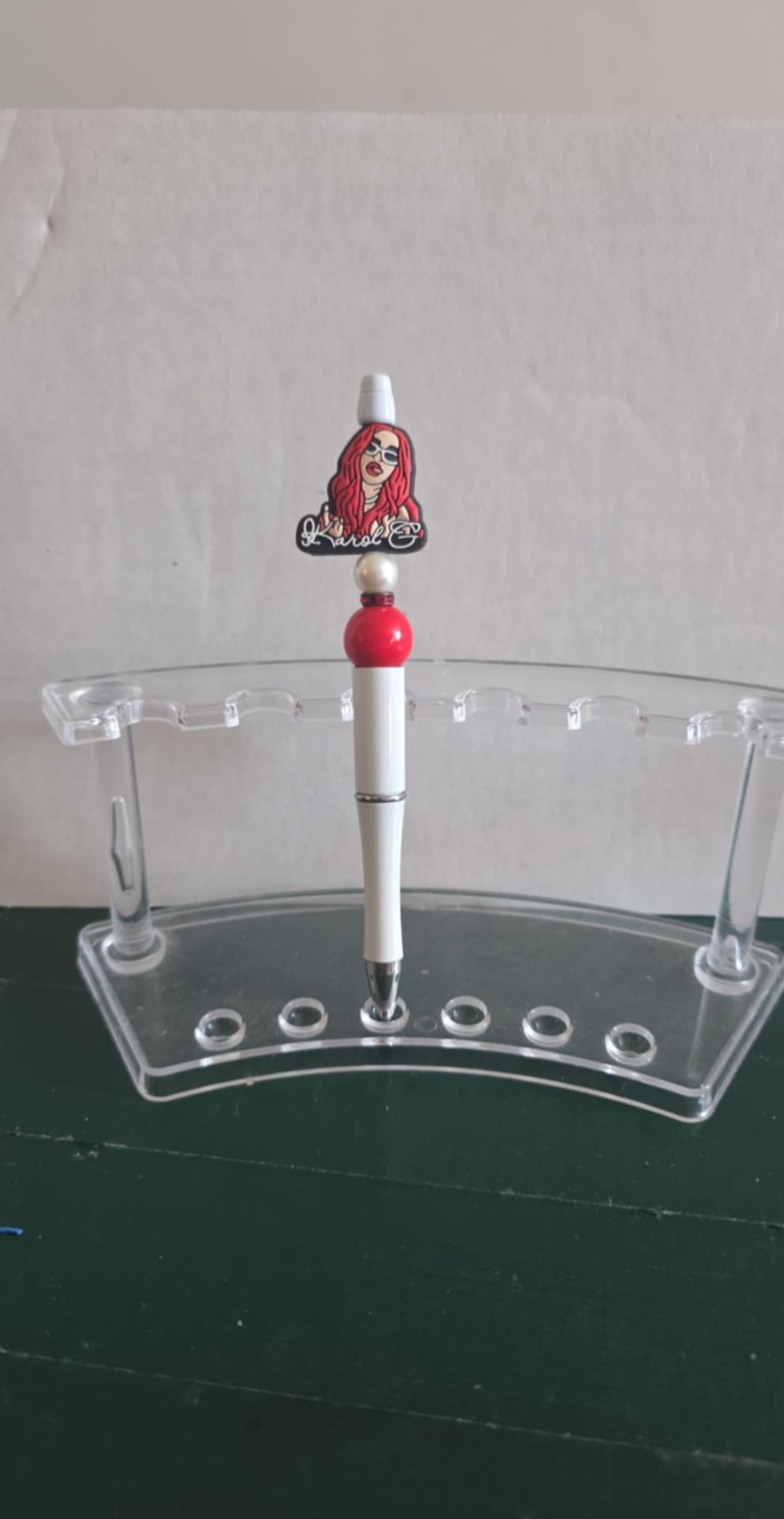 La Bichota (Red Hair) Focal Pen